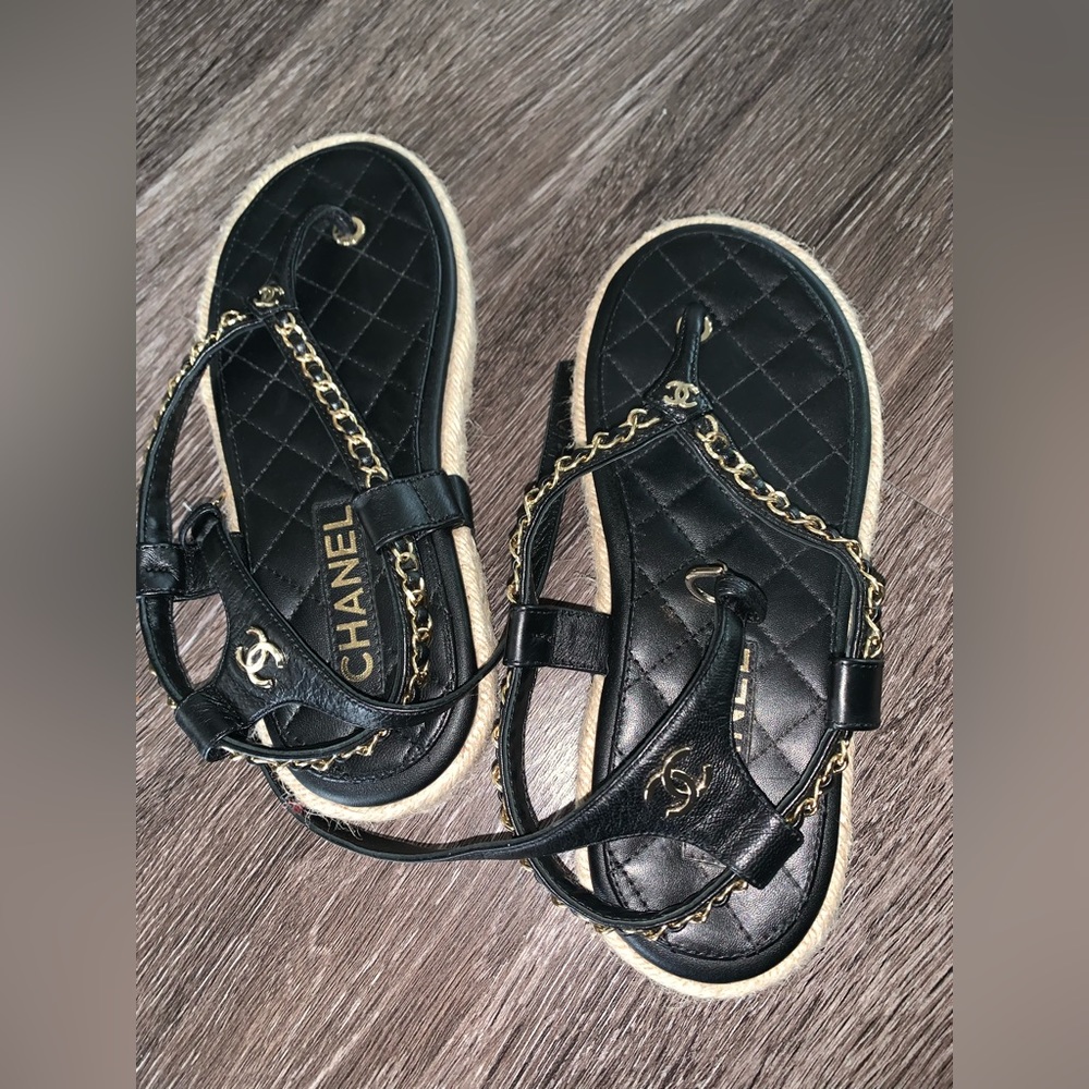 Authentic CHANEL sandals - Picture 4 of 6
